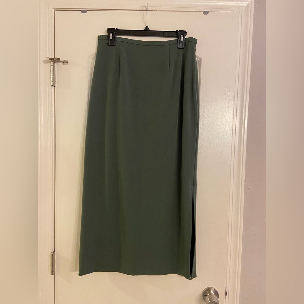 𝅺NANCY Bolen City Girl Women's Skirt Size 10 Green Full Length New mfg $78